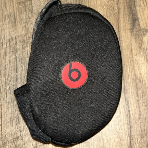 Beats by Dr. Dre White Headphones Solo HD - Picture 7 of 11